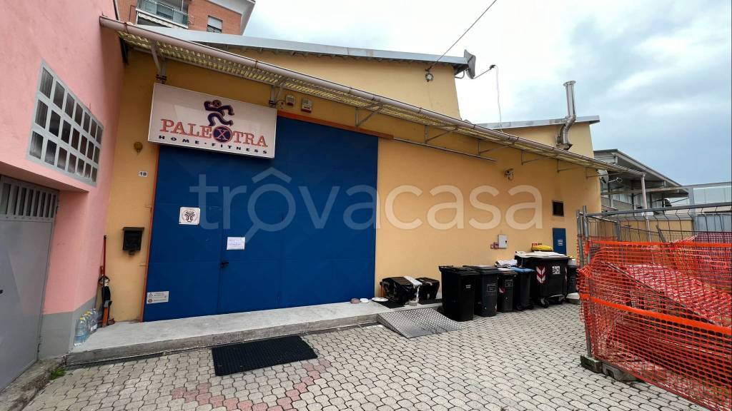 locale commerciale in vendita ad Alessandria in zona Il Cristo
