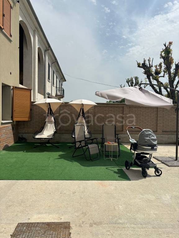 casa indipendente in vendita ad Alessandria in zona Valmadonna