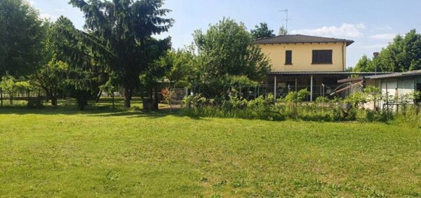 casa indipendente in vendita ad Alessandria in zona San Michele