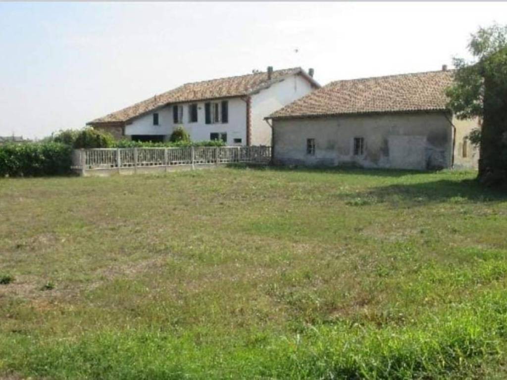 casa indipendente in vendita ad Alessandria in zona San Giuliano Vecchio