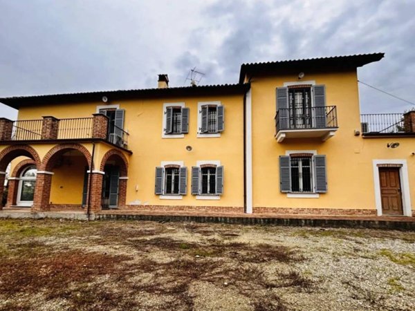 casa indipendente in vendita ad Alessandria in zona Valmadonna
