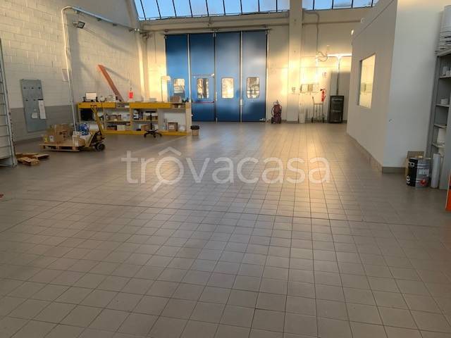 locale commerciale in vendita ad Alessandria in zona Il Cristo