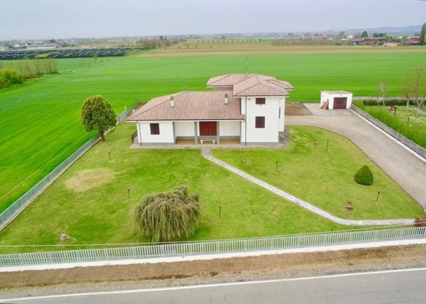 casa indipendente in vendita ad Alessandria in zona San Giuliano Nuovo