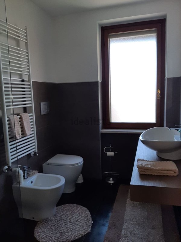 casa indipendente in vendita ad Alessandria in zona Orti