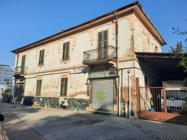 casa indipendente in vendita ad Alessandria in zona San Michele
