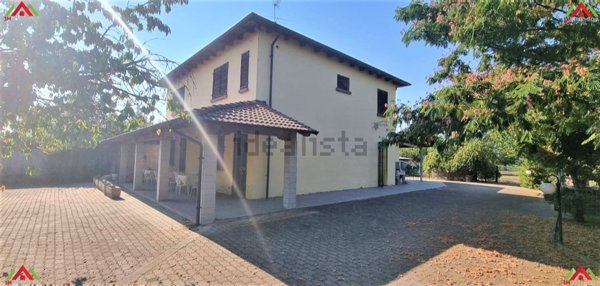 casa indipendente in vendita ad Alessandria in zona San Michele