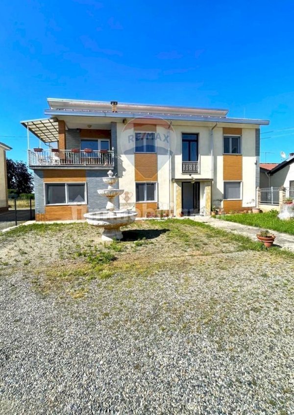 casa indipendente in vendita ad Alessandria in zona Galade