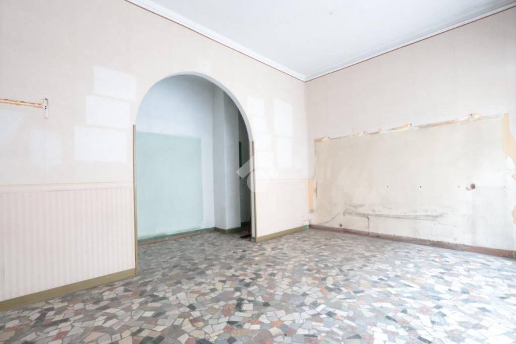 negozio in vendita ad Alessandria in zona Piazza Garibaldi