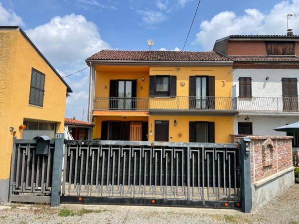 casa indipendente in vendita ad Alessandria in zona Spinetta Marengo