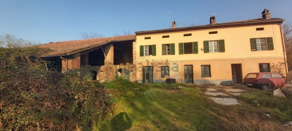 casa indipendente in vendita ad Alessandria in zona Valmadonna