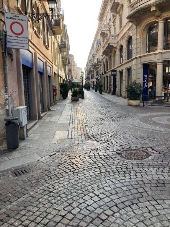 negozio in vendita ad Alessandria in zona Centro Città