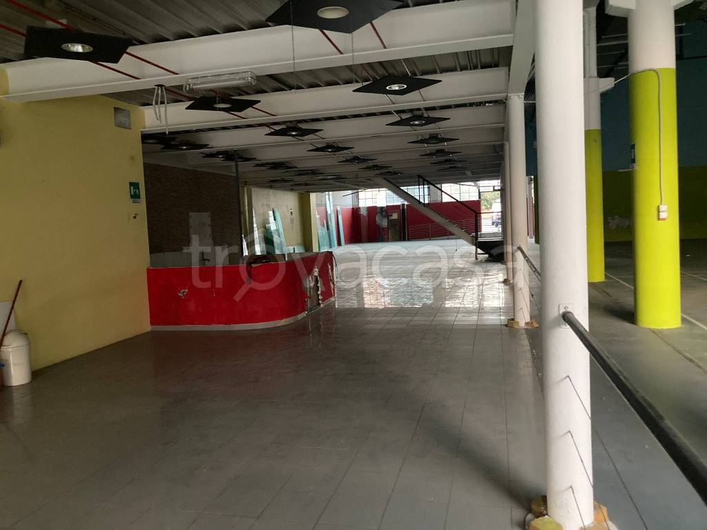 locale commerciale in vendita ad Alessandria in zona Il Cristo