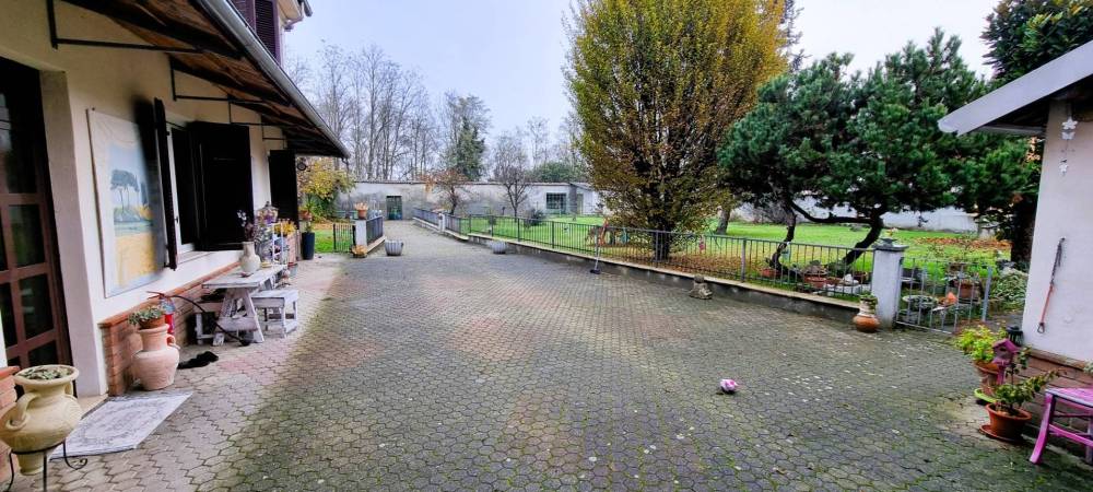 casa indipendente in vendita ad Alessandria in zona Villa del Foro