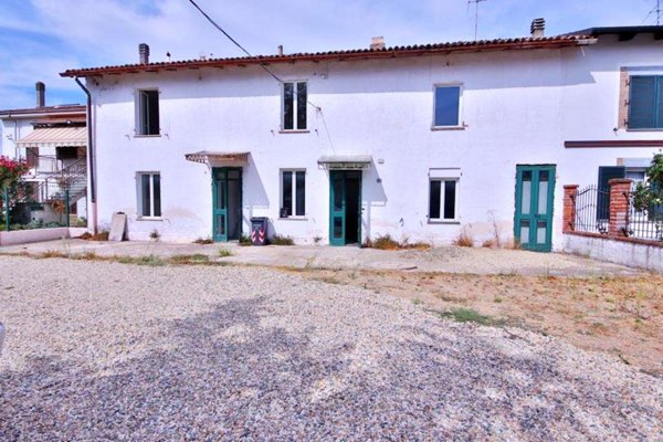 appartamento in vendita ad Alessandria in zona San Giuliano Vecchio