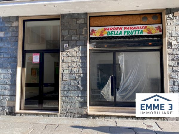 locale commerciale in vendita ad Alessandria