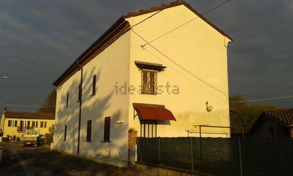 casa indipendente in vendita ad Alessandria in zona San Michele