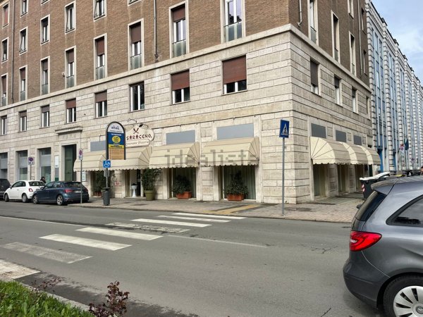 locale di sgombero in vendita ad Alessandria in zona Piazza Garibaldi