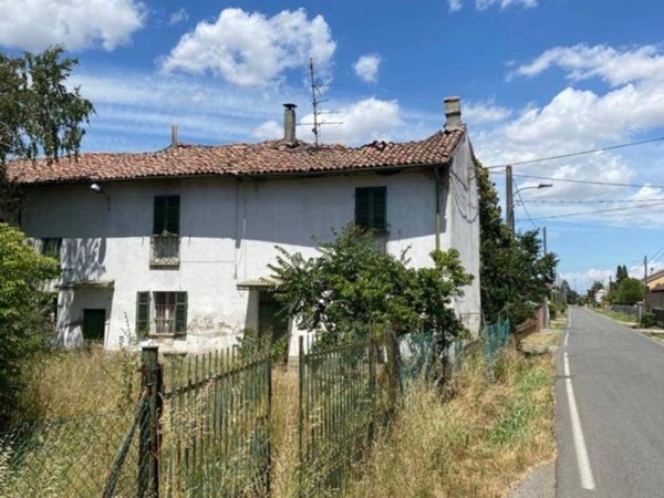 casa indipendente in vendita ad Alessandria in zona Mandrogne