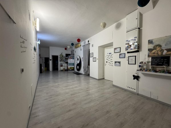 locale commerciale in vendita ad Alessandria in zona Orti