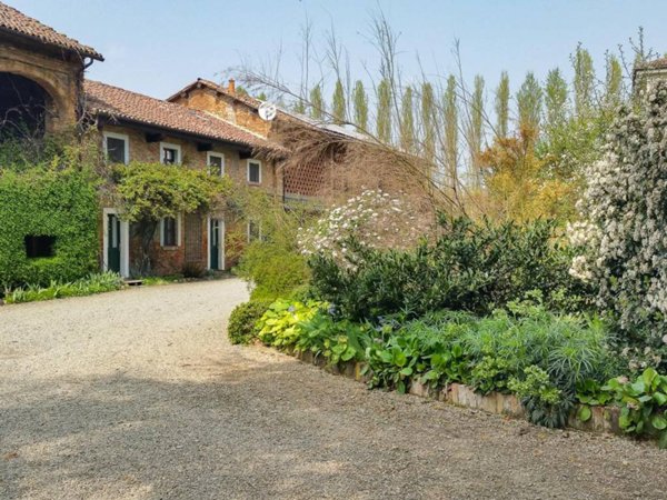 casa indipendente in vendita ad Alessandria