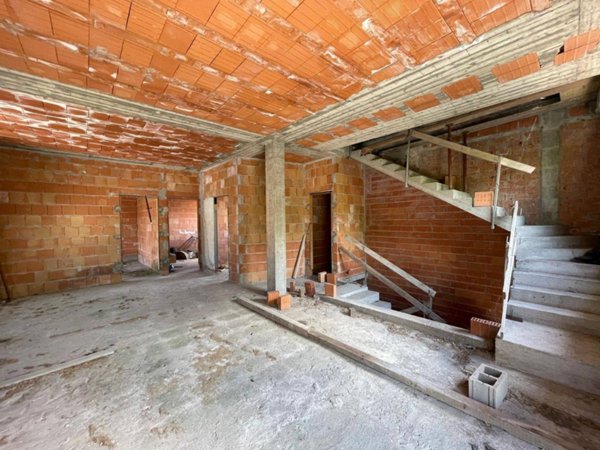 casa indipendente in vendita ad Alessandria in zona Orti