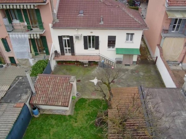 casa indipendente in vendita ad Alessandria in zona Il Cristo