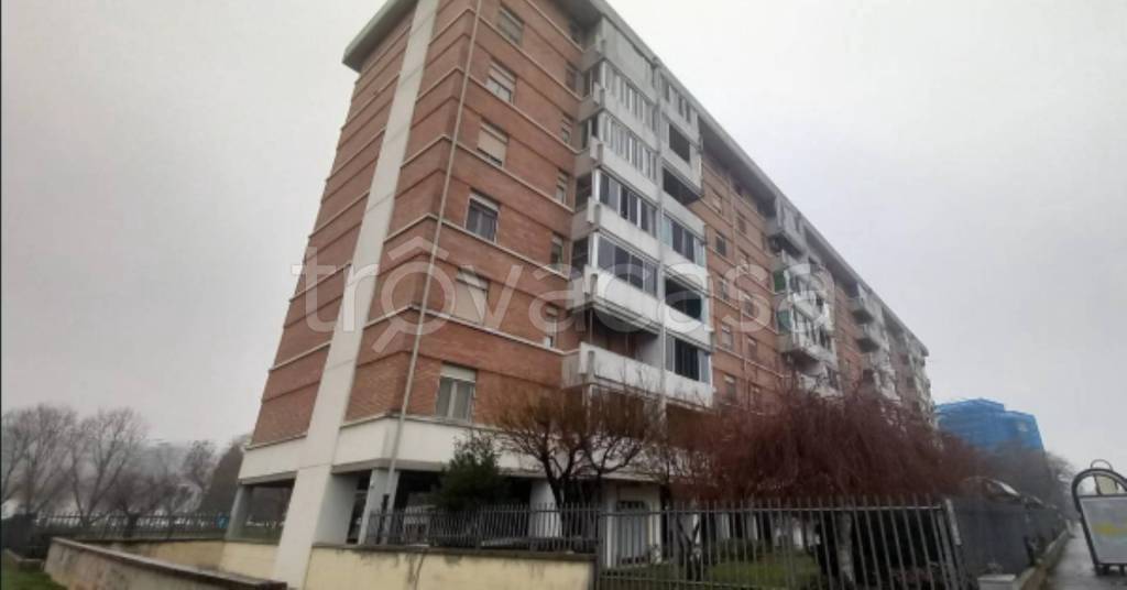 appartamento in vendita ad Alessandria in zona Galimberti