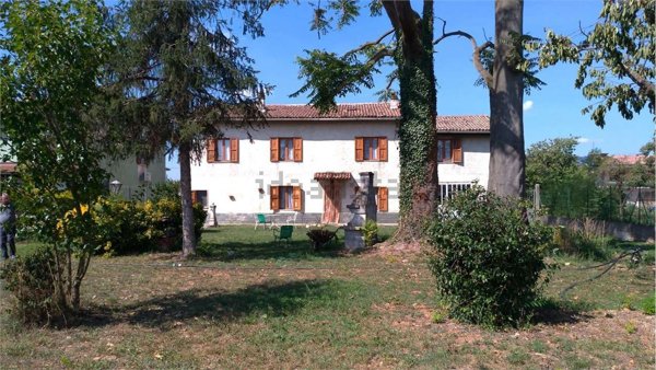 casa indipendente in vendita ad Alessandria