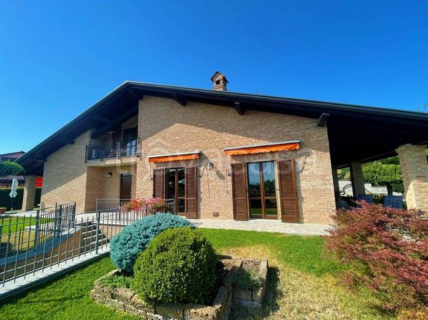 casa indipendente in vendita ad Alessandria in zona Valle San Bartolomeo