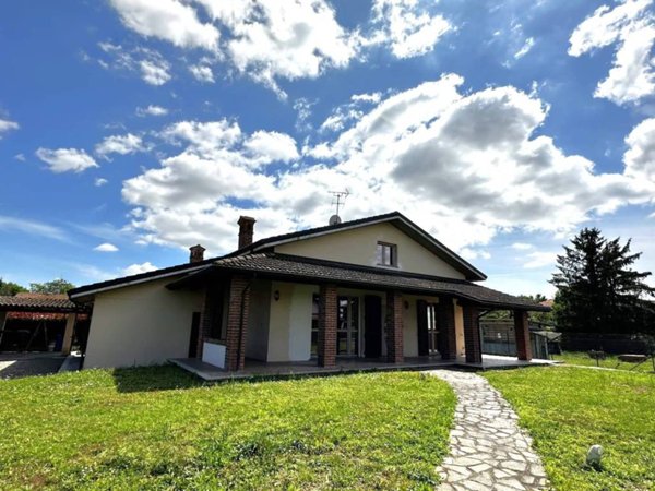 casa indipendente in vendita ad Alessandria in zona Cantalupo