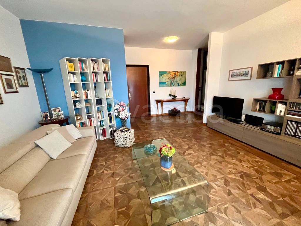 appartamento in vendita ad Alessandria in zona zona Pista