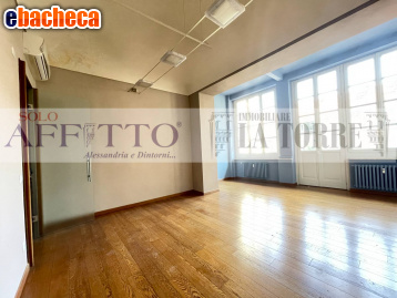 ufficio in vendita ad Alessandria in zona Piazza Garibaldi