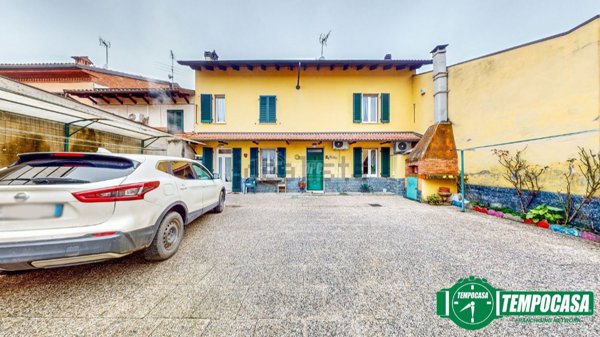 casa indipendente in vendita ad Alessandria in zona Lobbi