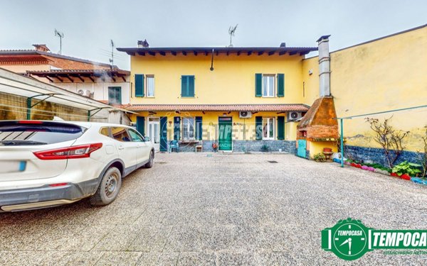 casa indipendente in vendita ad Alessandria in zona Lobbi