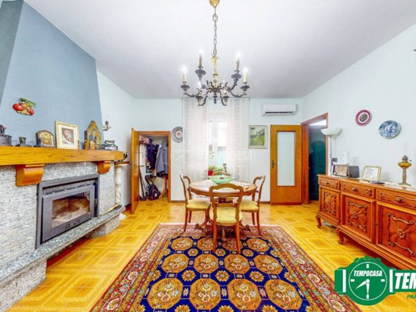 casa indipendente in vendita ad Alessandria in zona Lobbi