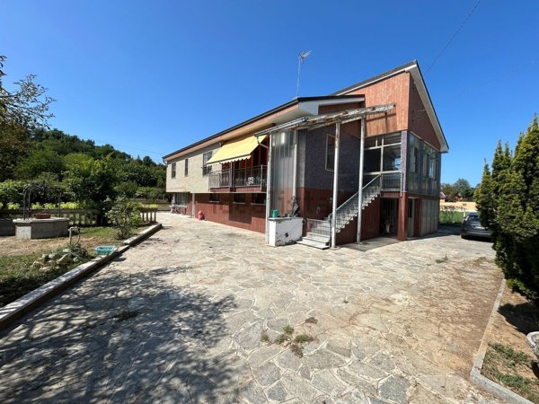 casa indipendente in vendita ad Alessandria in zona Valmadonna