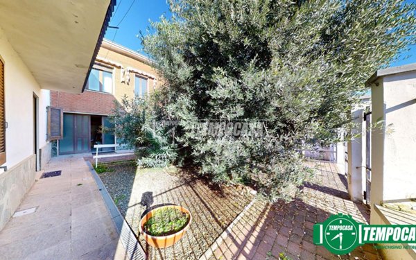 casa indipendente in vendita ad Alessandria