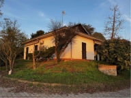 casa indipendente in vendita ad Alessandria in zona Valle San Bartolomeo