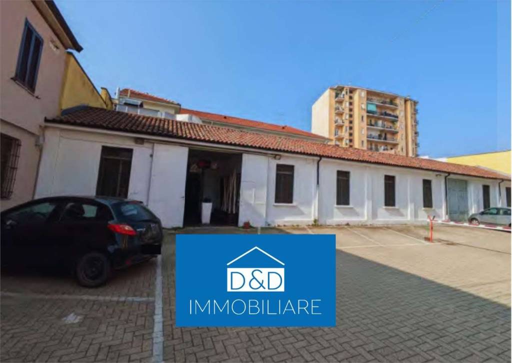 negozio in vendita ad Alessandria in zona Orti