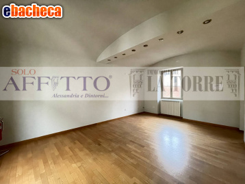 ufficio in vendita ad Alessandria in zona Piazza Garibaldi