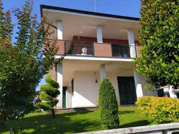casa indipendente in vendita ad Alessandria in zona Spinetta Marengo