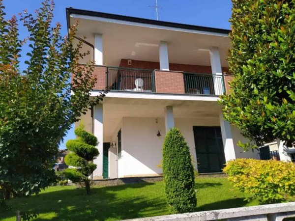casa indipendente in vendita ad Alessandria in zona Spinetta Marengo