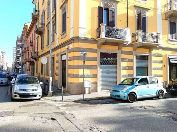 negozio in vendita ad Alessandria in zona Centro Città