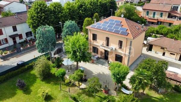 casa indipendente in vendita ad Alessandria in zona Spinetta Marengo