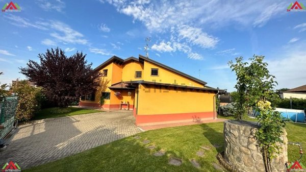 casa indipendente in vendita ad Alessandria in zona Cantalupo