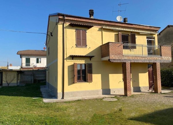 casa indipendente in vendita ad Alessandria