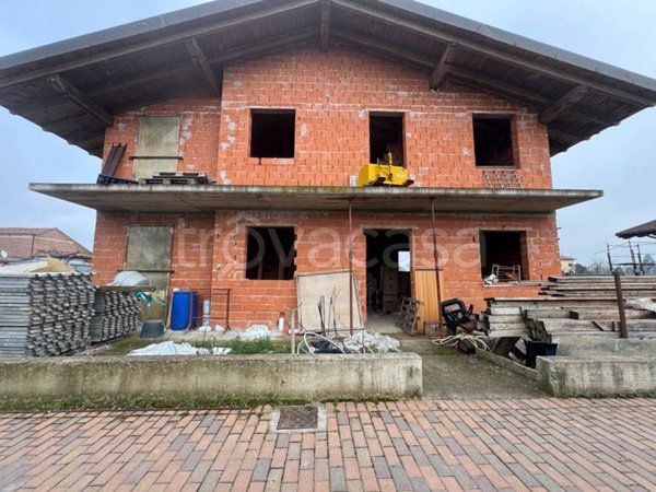 casa indipendente in vendita ad Alessandria in zona San Giuliano Vecchio