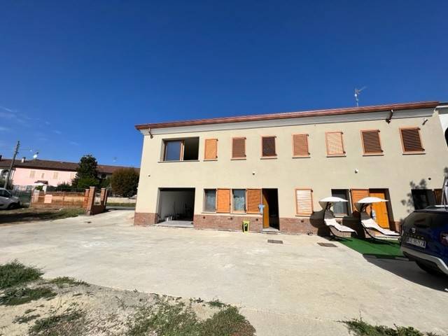 casa indipendente in vendita ad Alessandria in zona Valmadonna
