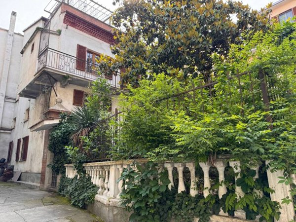 casa indipendente in vendita ad Alessandria in zona Borgo Rovereto