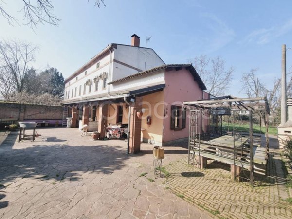 casa indipendente in vendita ad Alessandria in zona Borgo Cittadella